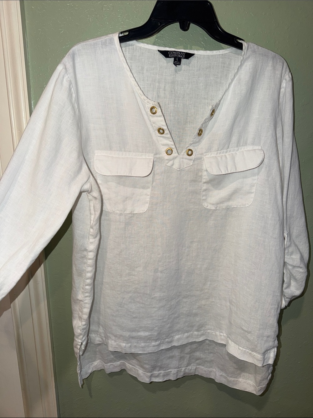 Ellen Tracy White Linen V-Neck Tunic with Gold Buttons 100% linen